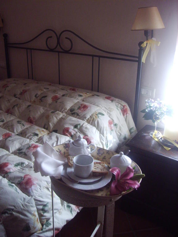 Gli Ulivi Bed & Breakfast ฟอสดิโนโว ห้อง รูปภาพ